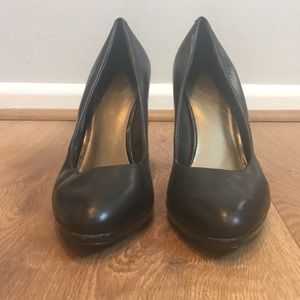 Nine West black pumps